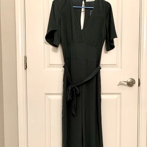 A&F flowy Forest green Jumpsuit, perfect for date night.